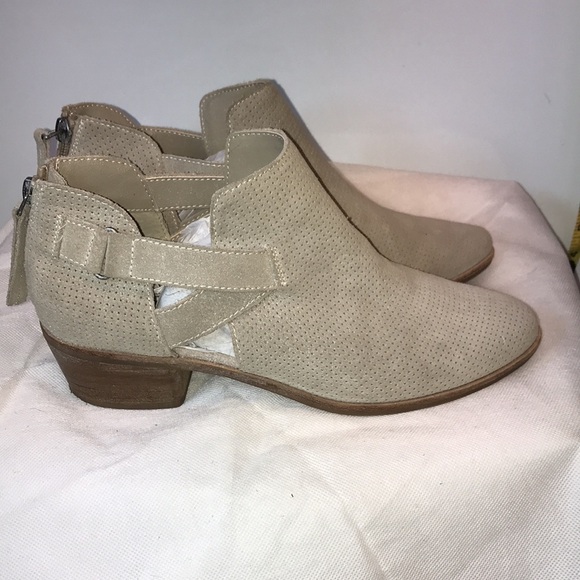 Dolce Vita Ankle Boots - Picture 3 of 11